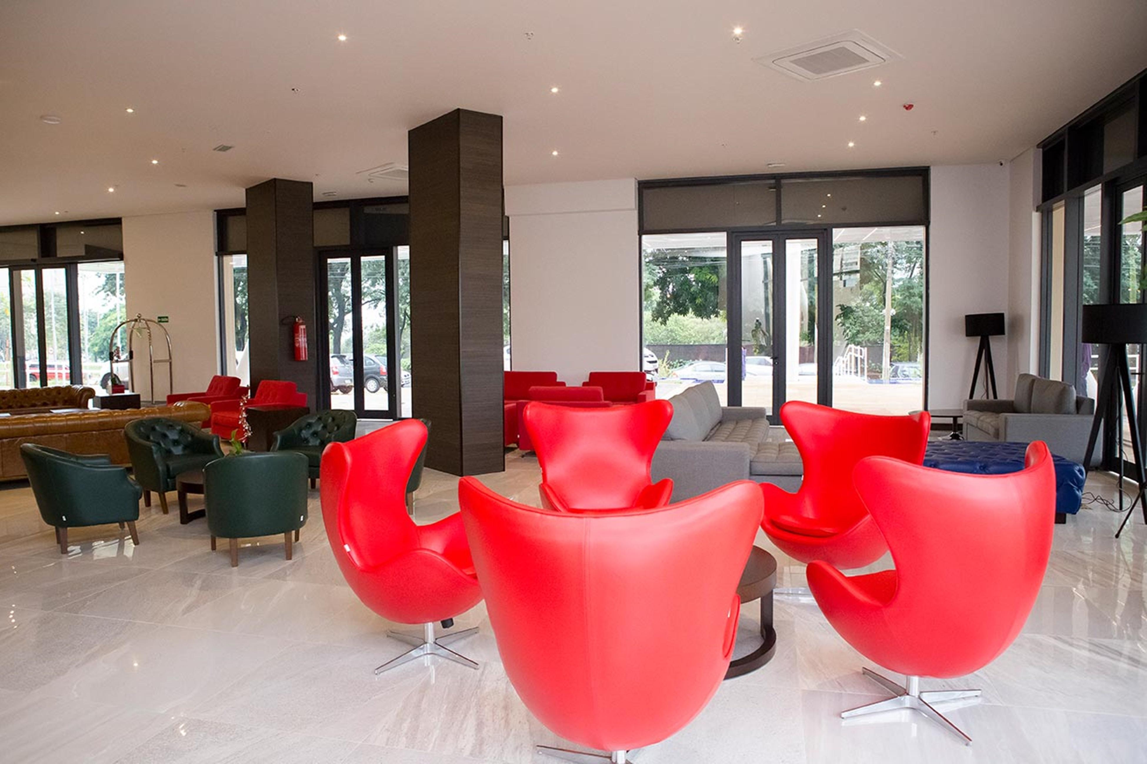 Tryp By Wyndham Ribeirao Preto Hotel Eksteriør billede The lounge at the airport