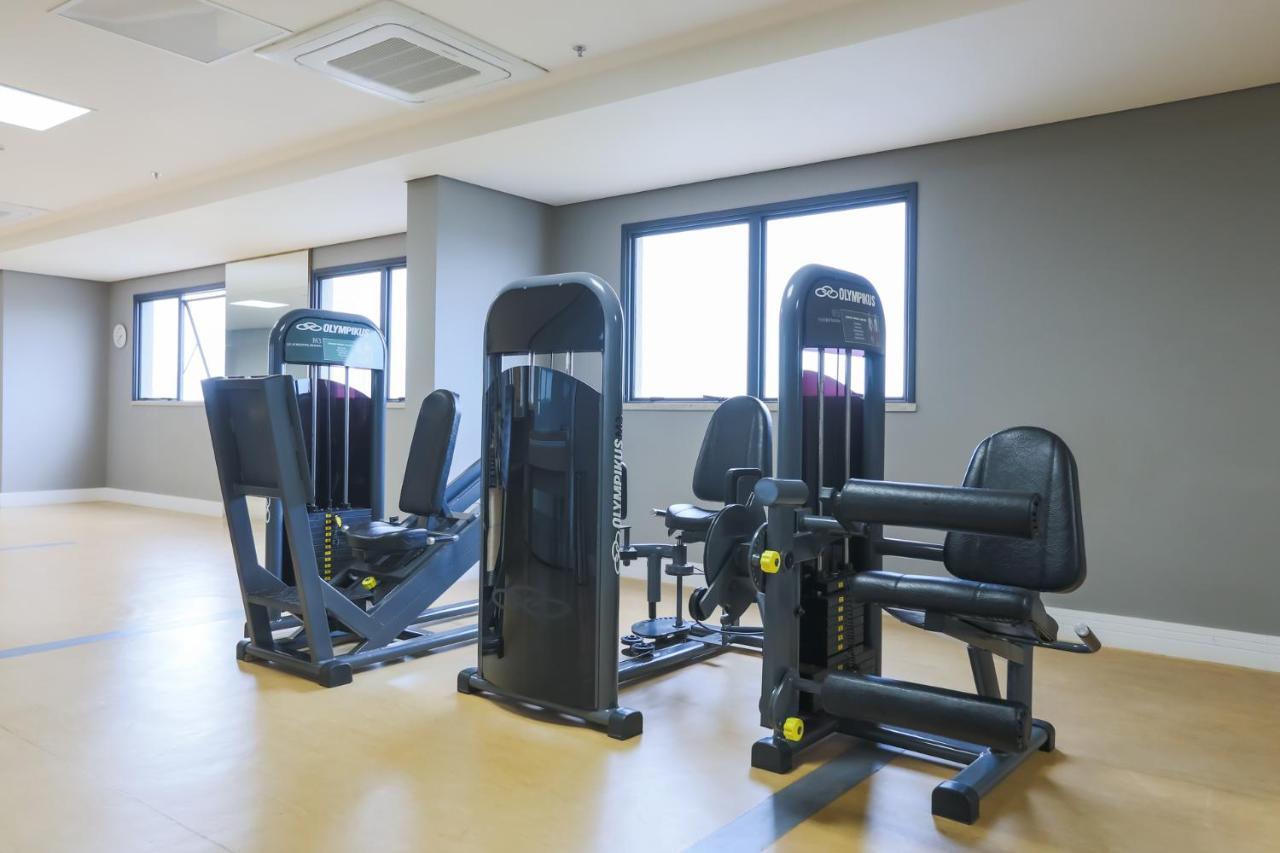 Tryp By Wyndham Ribeirao Preto Hotel Eksteriør billede Leg press and leg curl machines