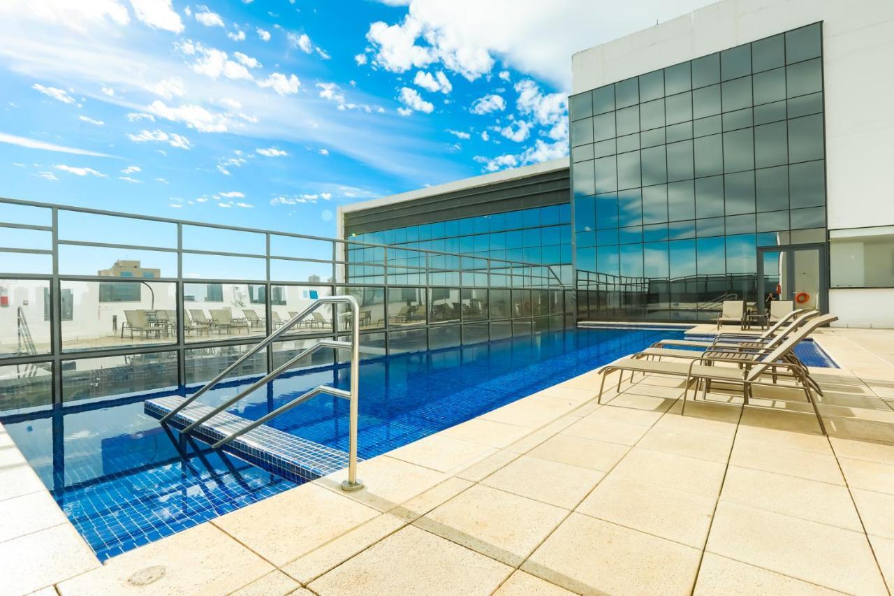 Tryp By Wyndham Ribeirao Preto Hotel Eksteriør billede Rooftop pool at the hotel